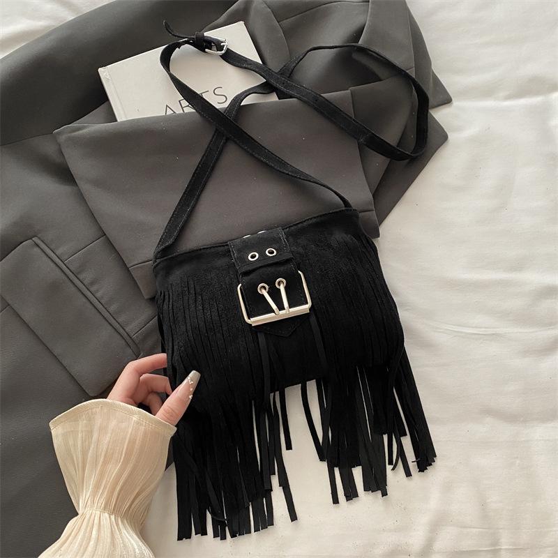 

Премиальная сумка женская 2025 новая нишевая ретро замшевая с бахромой на плечо модная сумка-мессенджер сумка-ведро