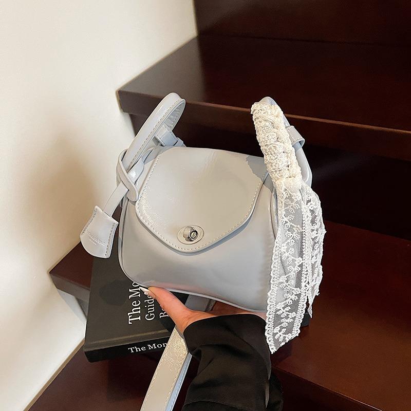 Niche Design Bag Women's New Popular Shoulder Underarm Bag High-end Versatile Messenger Bag