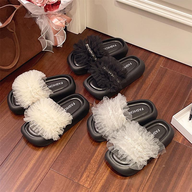Small thick-soled muffins and height-enhancing cool slippers Women's 2025 summer new solid color sweet light luxury one-word slippers