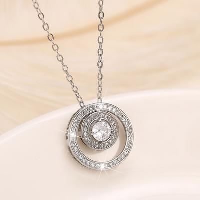 Collana con pendente a doppia usura dal nuovo design creativo per le donne Catena color argento Gioielli di dichiarazione bianchi pavimentati di lusso 2022