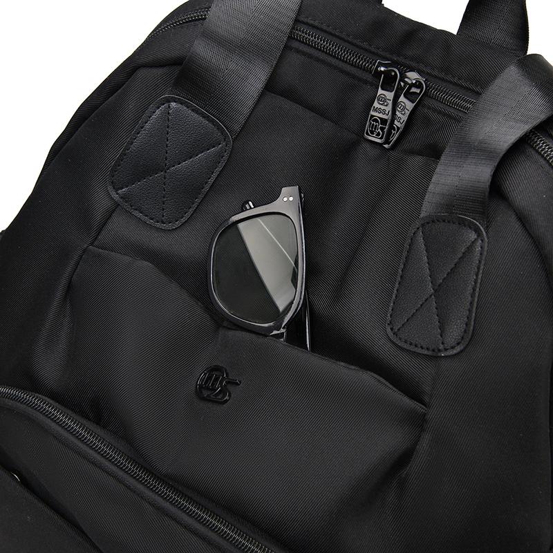 Fashionable Lightweight Backpack with Multiple Carrying Styles and Spacious Compartments for Daily Use