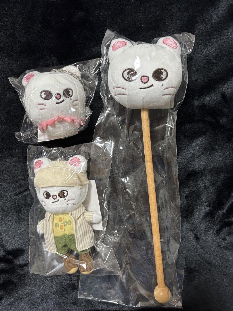 

[USED] StrayKids SKZOO Genielet Bag Charm Shoulder Massager