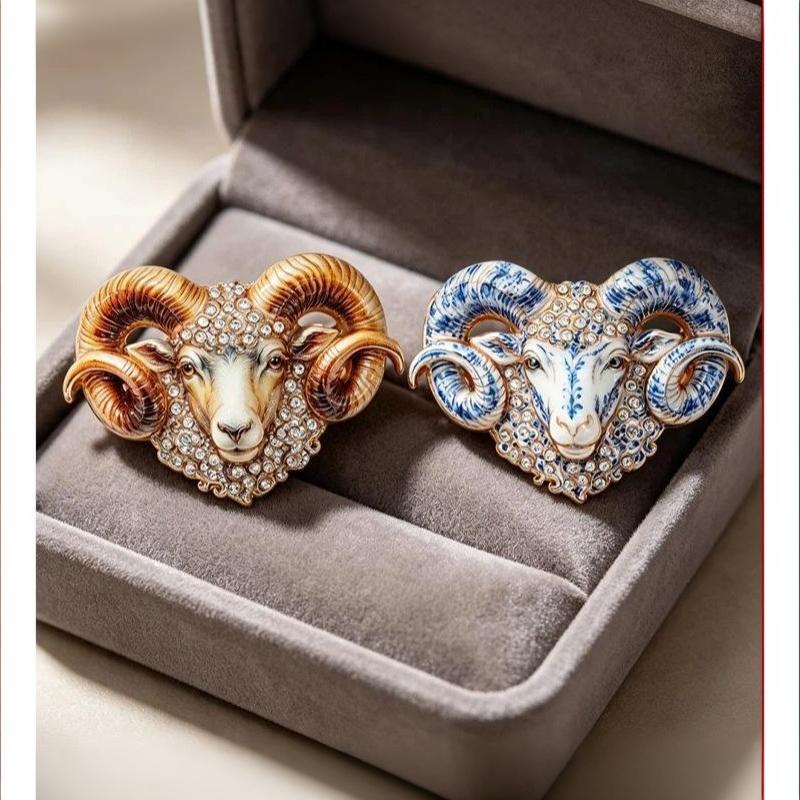 1Pcs Unisex Rhinestone Charming Year Of The Goat Zodiac Animal Party Brooch Pins Beautiful Goat Brooches For Women