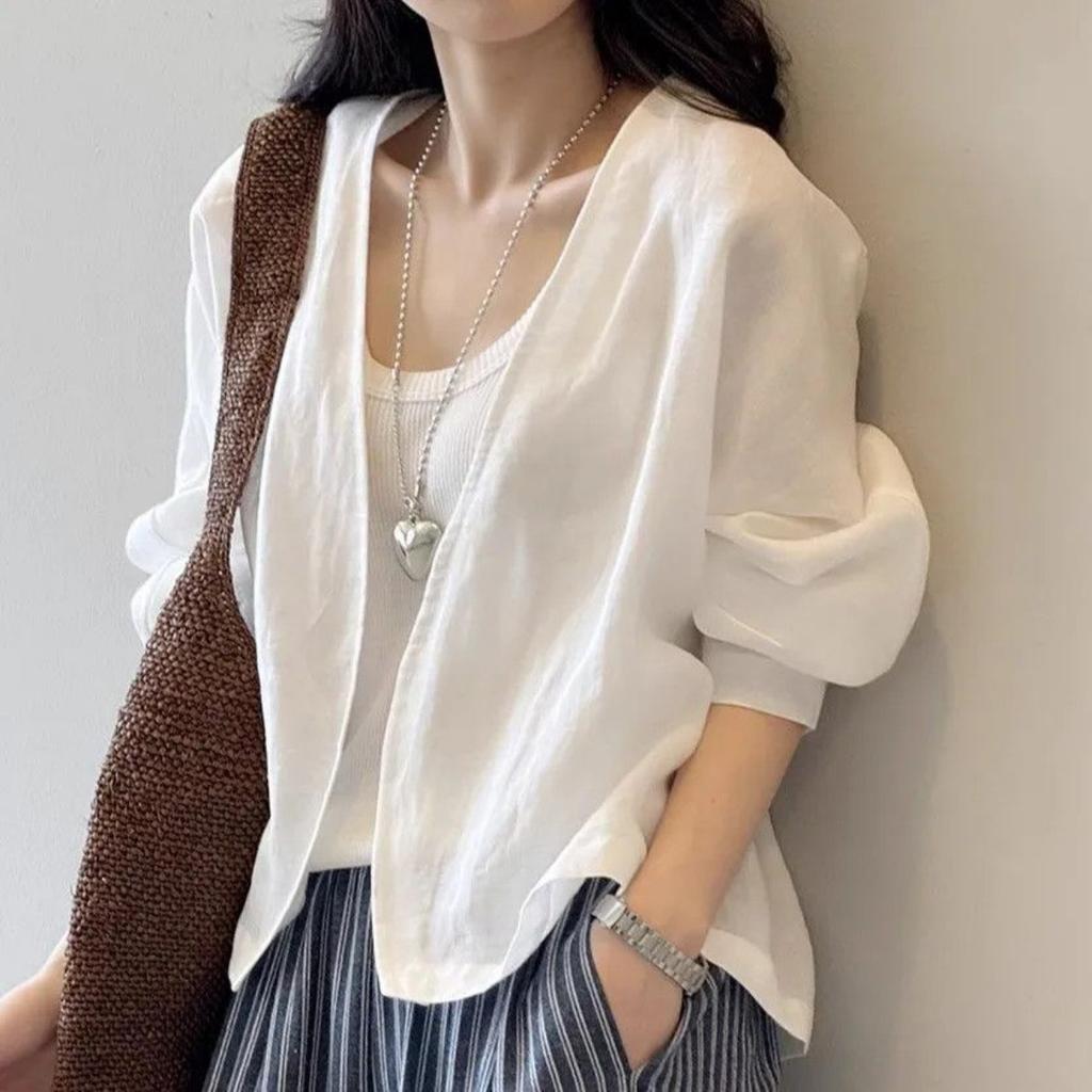 Retro White Shirt Jacket, Women's Summer Artistic Long Sleeved Cardigan Top Design, Thin and Loose, Versatile Sun Protection Shirt