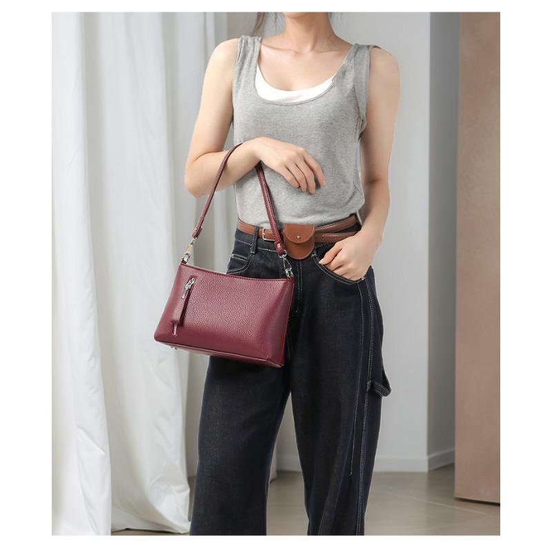 A Sleek and Fashionable Women's Messenger Bag, A Stylish Cross-body Bag, Featuring Multiple Compartments, Ideal for Daily Use, Shopping, and Commuting