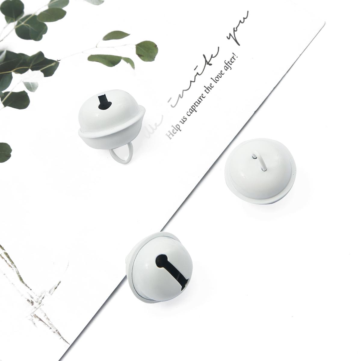 

10 шт. богатые и красочные железные колокольчики, подвески, рождественские колокольчики, бусины, украшения для вечеринки, подвески, поделки, аксессуары ручной работы белый