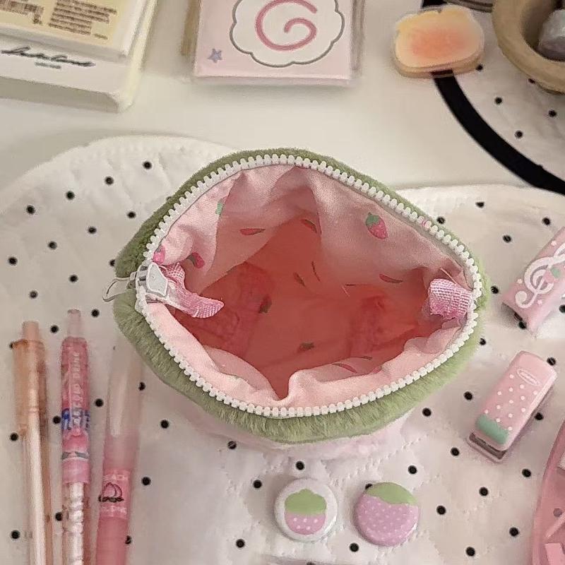 1Pcs Standing Strawberry Shape Pen Bag Large Capacity Stationery Organizer Multi-Functional Pencil Case Gift