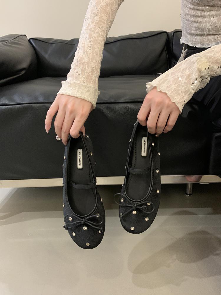 IPPEUM Velvet Ballet Flats Women Black Round Toe Ballerinas Zapatos Mujer Mary Janes Shoes