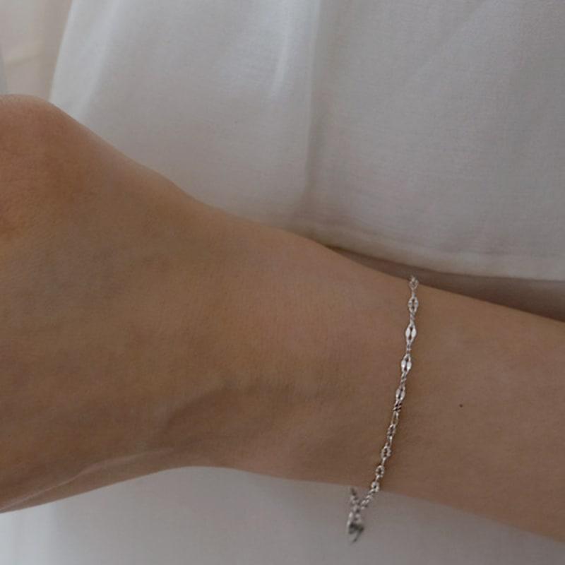 Pinaf Leaf Chain Bracelet