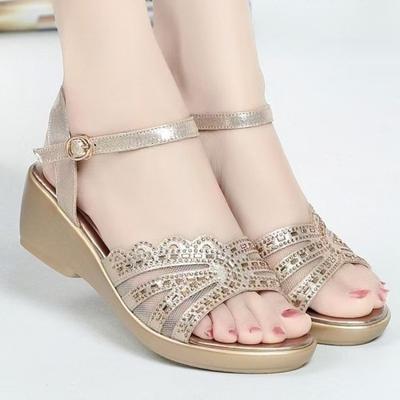 New Chunky-heeled Mom Shoes Mid-heel Versatile One-shoulder Buckle High-heeled Sandals