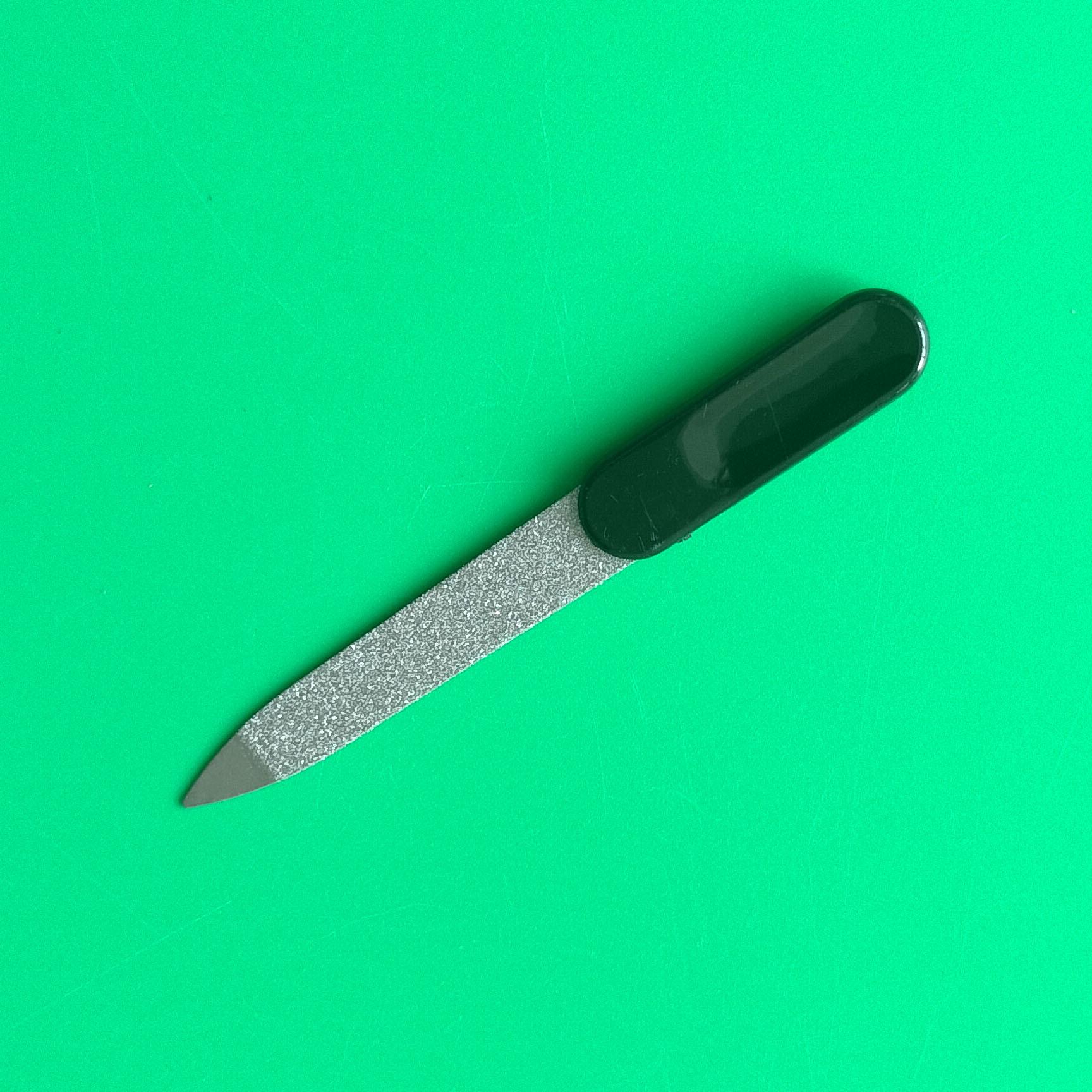 Dual-Sided Nail File with Plastic Handle for Manicure Beauty Care