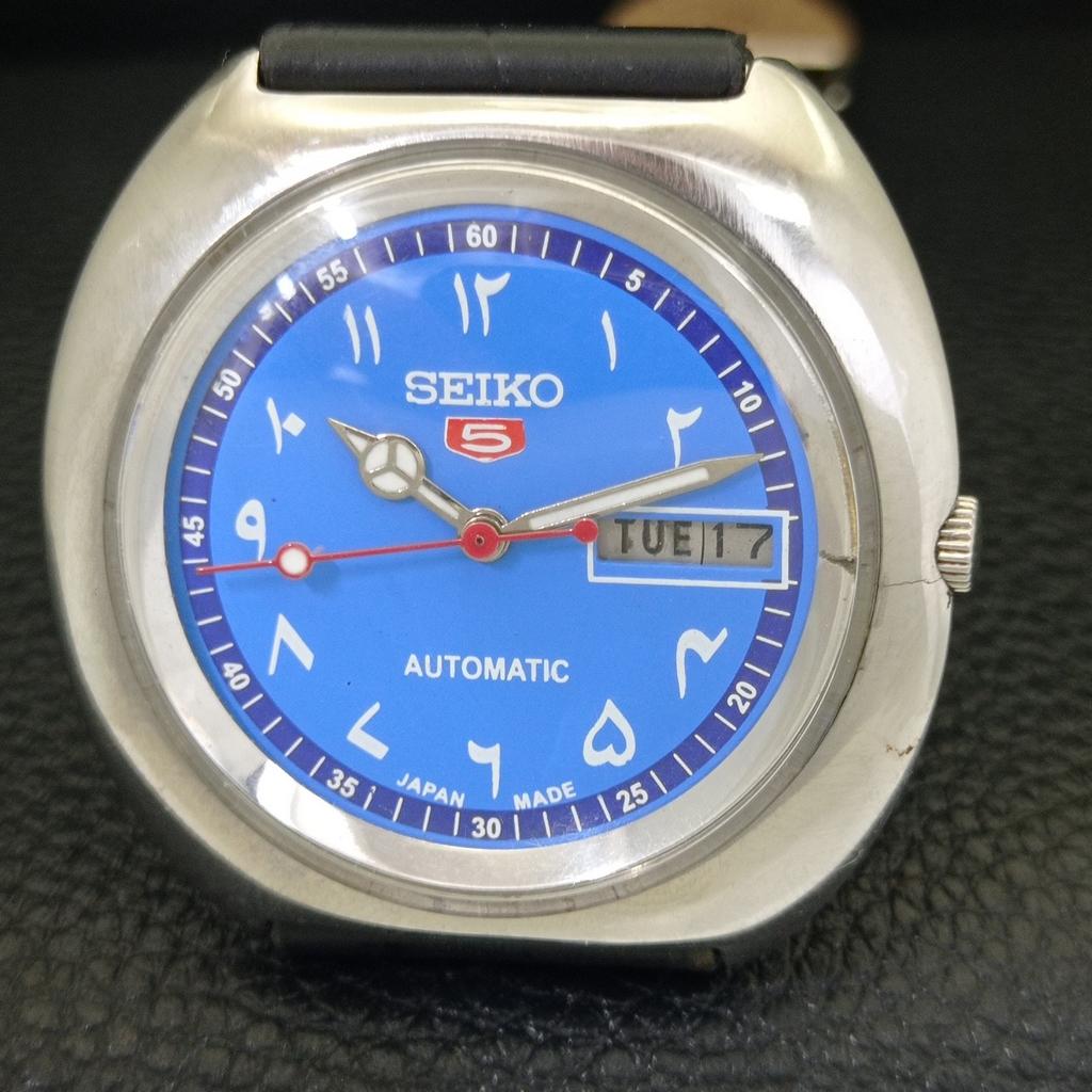 AUTOMATIC VINTAGE SEIKO 5 JAPAN 7006A MENS ARABIC BLUE DIAL WATCH A702456-5 R124-a702456