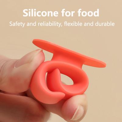 1Pcs Cute Crab Silicone Rice Spoon Holder Rice Paddle Hanger Portable Self-Adhesive Crab Spatula Holder Suction Cup Spoon Rest