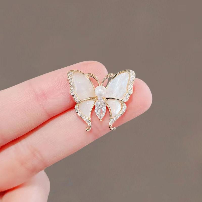Schmetterlingsbrosche Anti-Licht Schnalle Pin Feststecker Kleidung Strickjacke Luxus Kragenpin Premium Brosche Yiwu Schmuck