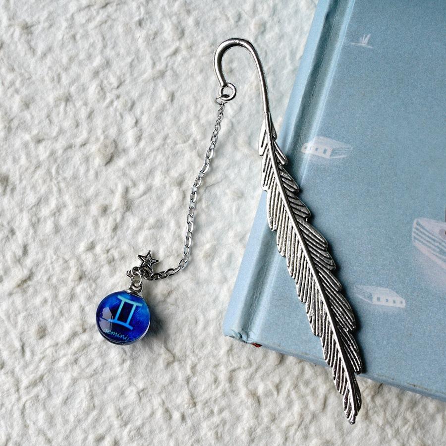 Creatieve Lichtgevende Boekenlegger Twaalf Sterrenbeelden Hanger Metaal Retro Blad Pagina-markeerder met Cadeau