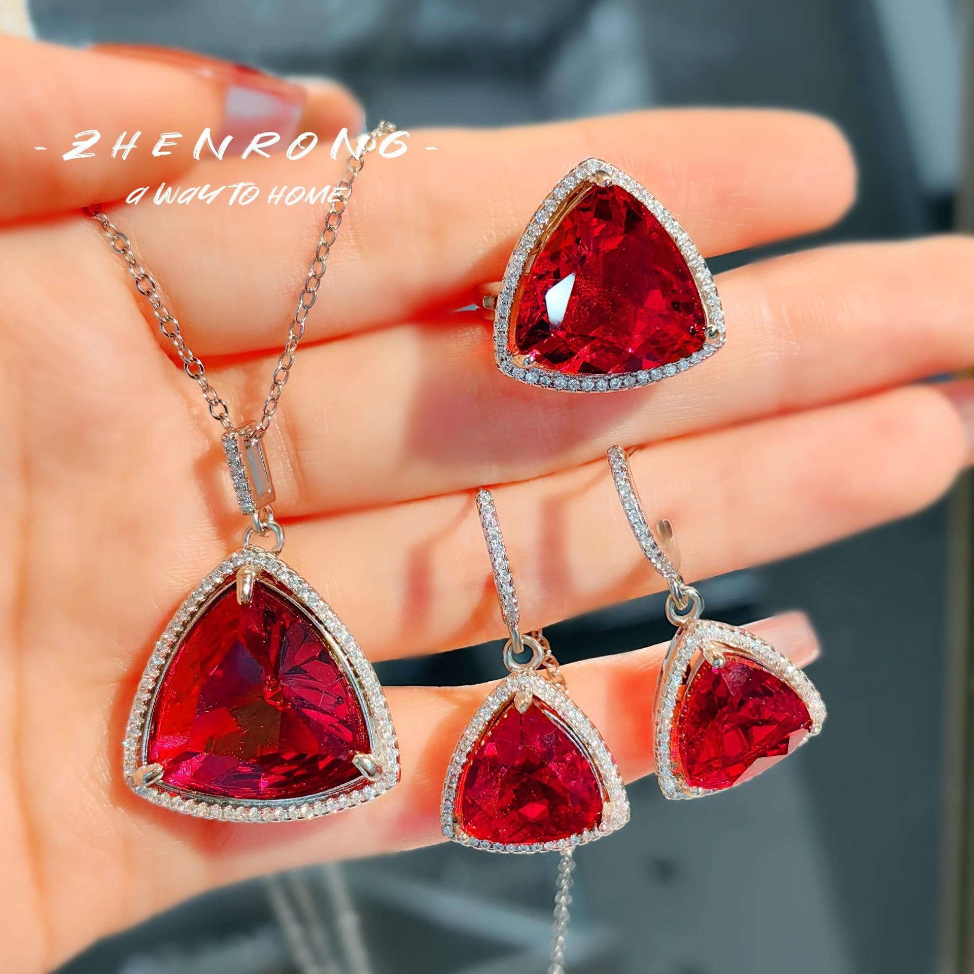 

Foydjew Luxury Triangle Design Red Corundum/Blue Cobalt Spinel Pendant Necklaces Drop Earrings Rings Jewelry Sets for Women resizable