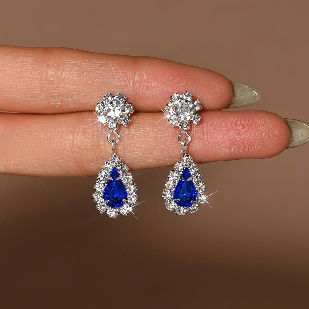 Leichter Luxus Wassertropfenförmig Super Glitzernd Temperament Hochwertig Zeigt Das Gesicht Kleine Ohrringe Ohrringe Modeschmuck Ohrringe Damen