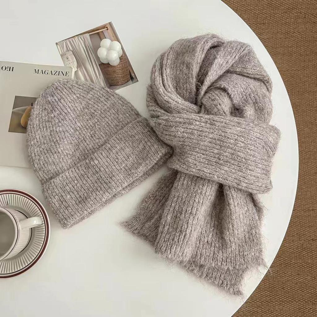Red Wool Scarf and Hat Set: Cozy Knit for Autumn & Winter