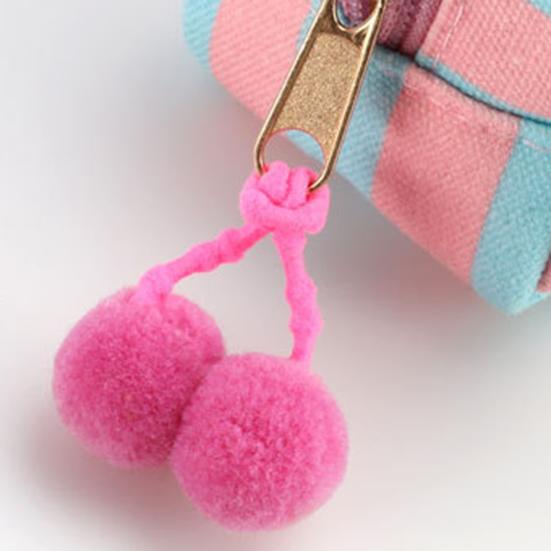 Gestreifte Muschel Kosmetiktasche Canvas Reise Make-up Organizer Tragbare Niedliche Make-up Tasche mit Pompoms für Frauen Mädchen Toilettenartikel