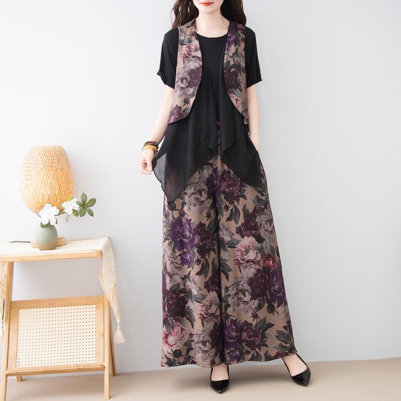 Retro Jacquard Sleeveless Vest & Wide-Leg Pants Set in New Chinese Style for Middle-Aged Women.