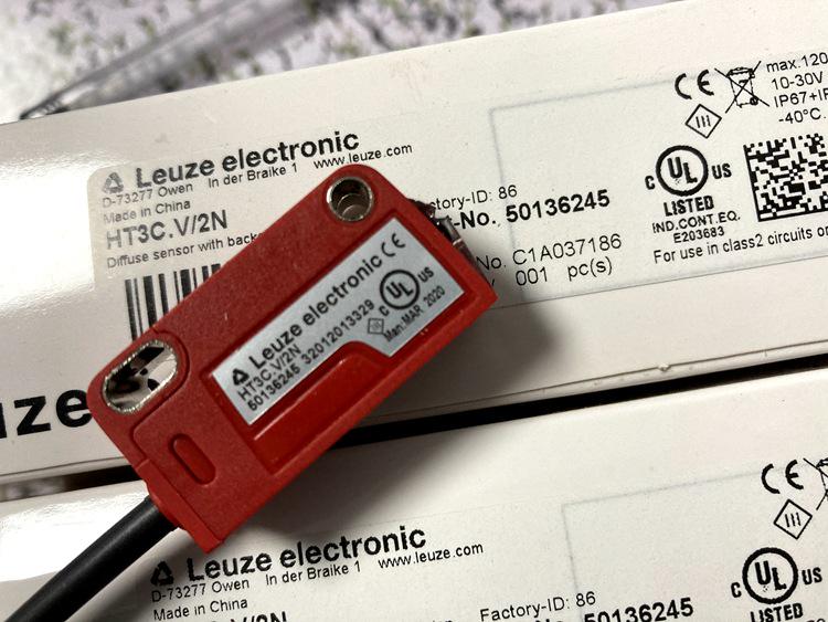 

Leuze Photoelectric Switch HT3C.V Series (HRTR 3B/2.7-V, HT3C.V/4P) 2N