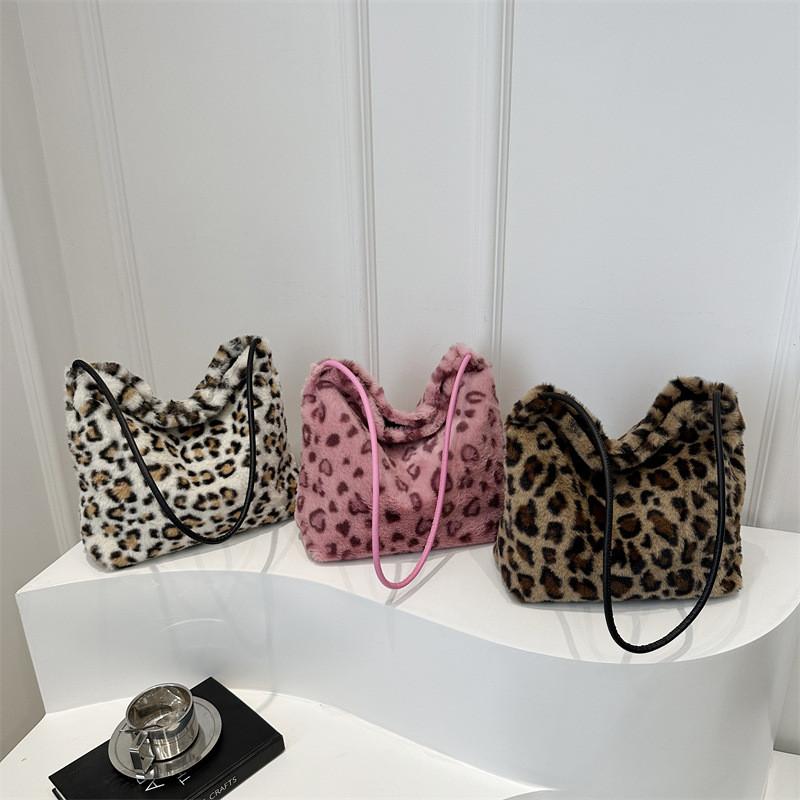 Chic Oversized Plush Leopard Print Tote Bag For Women In Brown White And Pink Perfect For Daily Outings