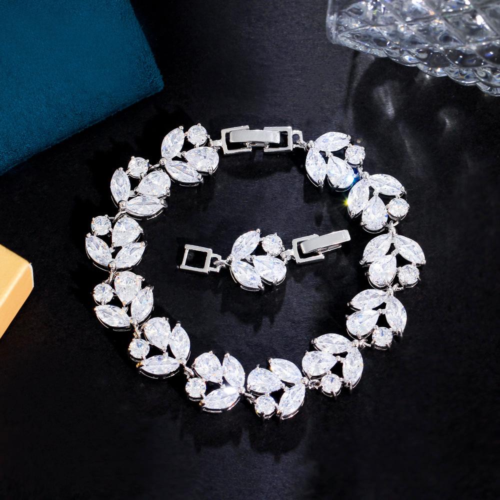 Bracelet Fleur Zircon Incrusté de Cuivre Bijoux Ruili Accessoires de Banquet Cadeau Bijoux