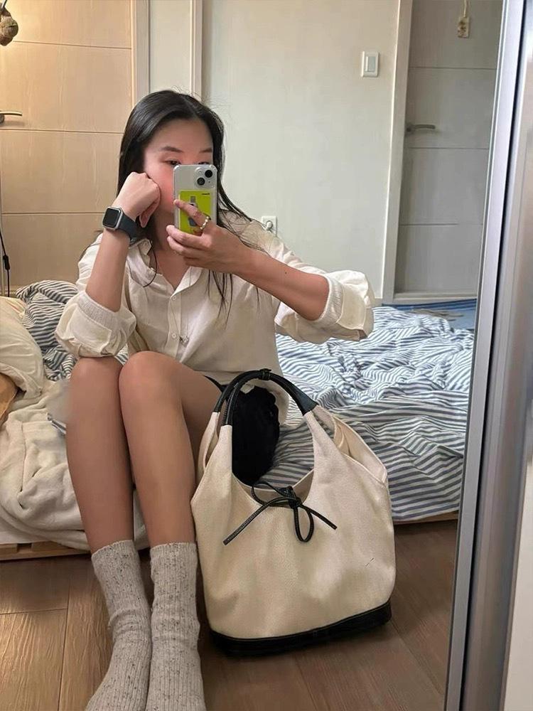 Korean Chic Canvas Tote Bag: 2025 New Fashionable Versatile Shoulder Handbag for Women