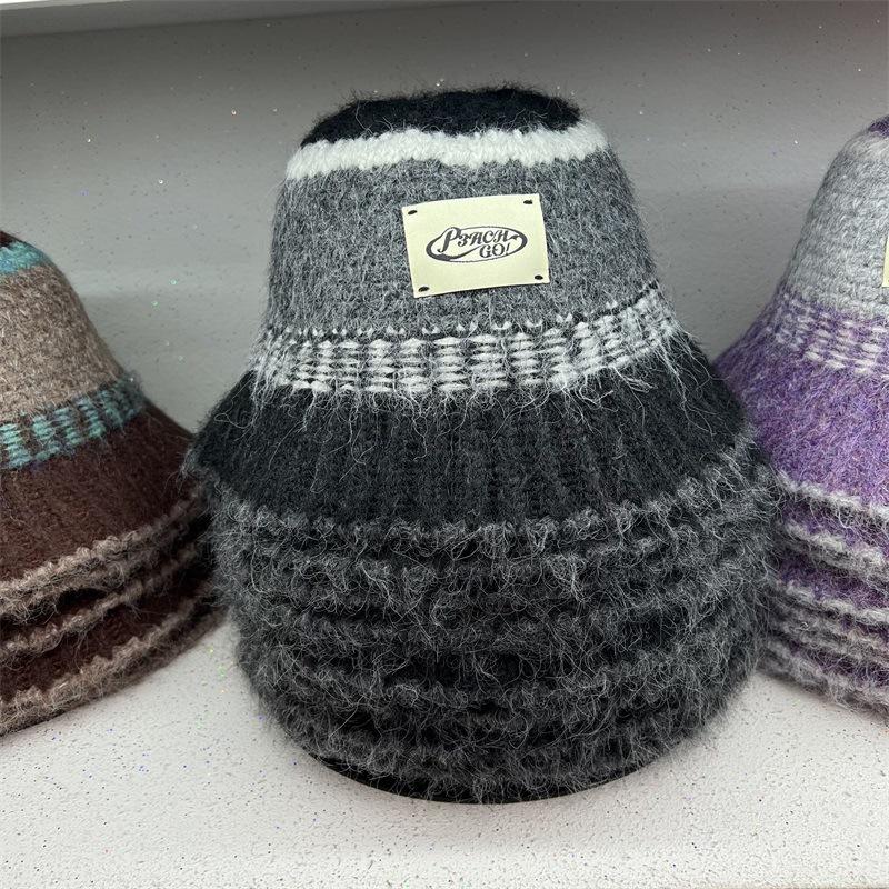 Hand hook knitted bucket hat women's new color matching retro niche design sense woven simple wool hat women
