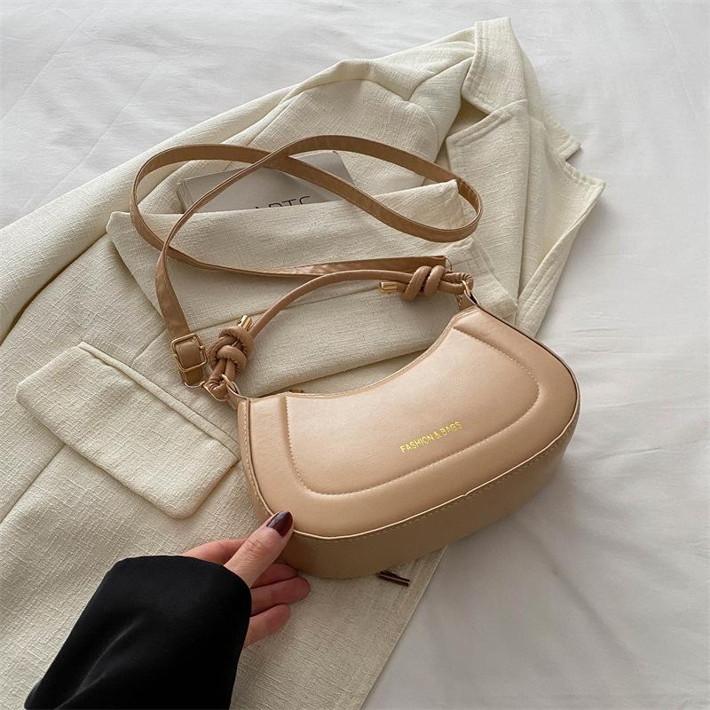 Solid color texture simple shoulder messenger bag women's 2025 spring new versatile ins casual bag foreign style women's bag