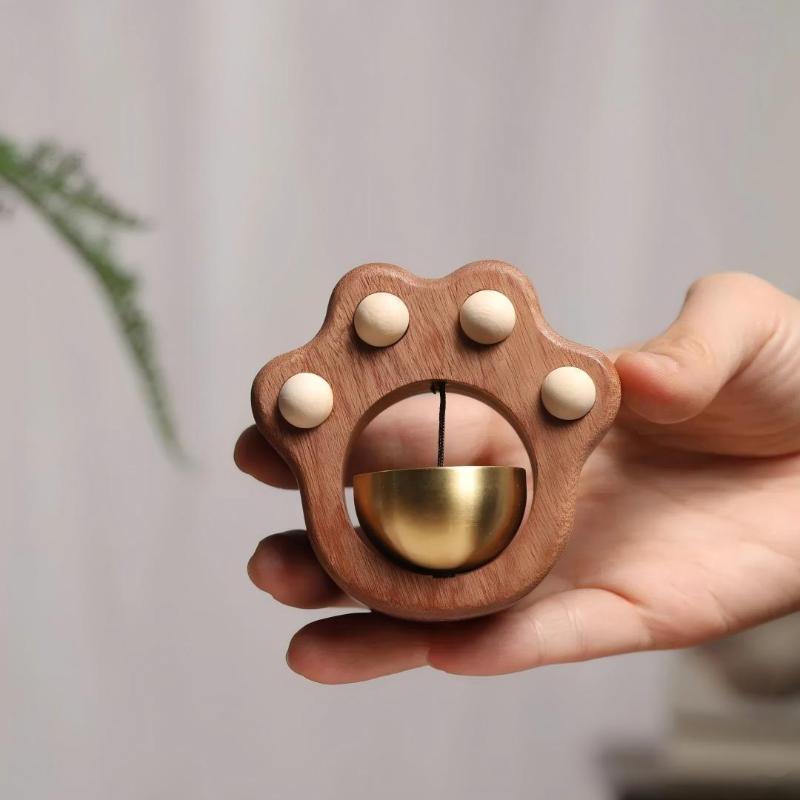 Cat Claw Cartoon Doorbell Door Opening Reminder Wind Chime Japanese Style Solid Wood Magnetic Copper Bell Home Decoration