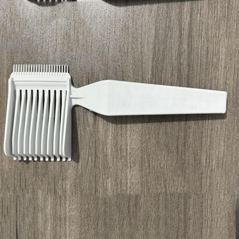 Professional Hair Styling Comb with Graduated Teeth and Oil Head for Perfect Haircuts