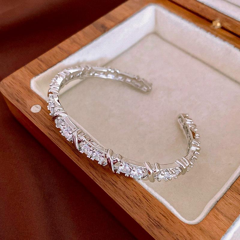 Exquisite Zircon French Flower Open Bangle: Luxurious, Versatile, High-End Fashion Bracelet