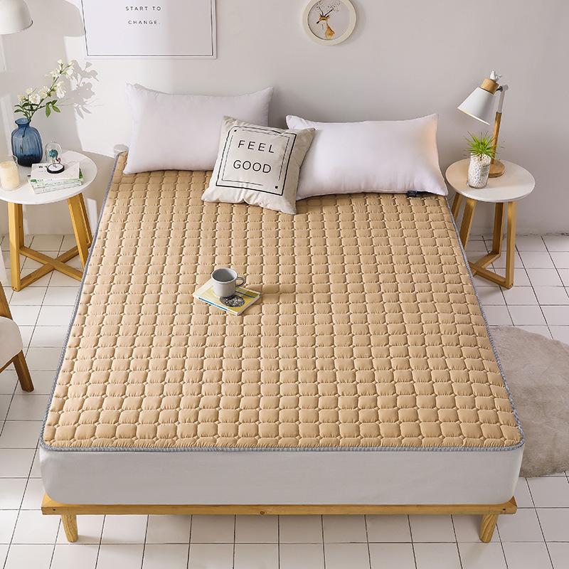 Thin Mattress Allows for Comfortable Night Sleep On Single, Double, and King Beds