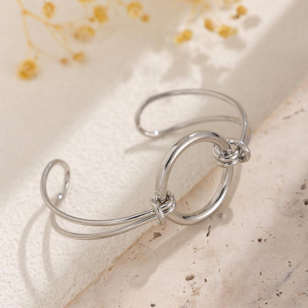 Enkelt Geometri Legeringsarmbåndsett Uregelmessig Linje Blank Fjærarmbånd Mote Pendler Fest Passer for Kvinner