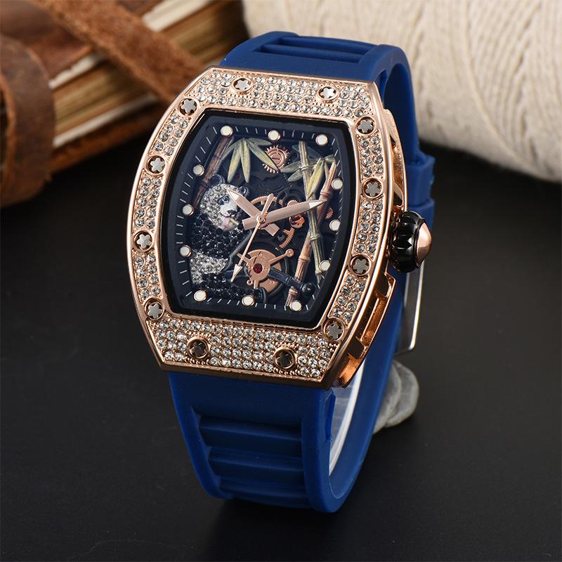 25 New Diamond Quartz Watch Panda Bamboo Hollow Dial Fashion Sports Quartz Watch