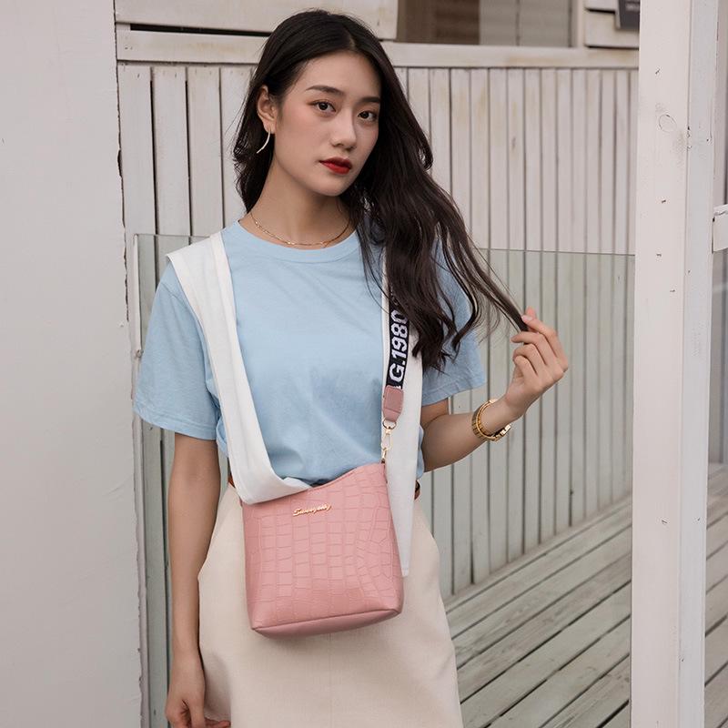 Koreanische Damen-Umhängetasche 2022 - Modische, vielseitige Messenger- & Bucket-Bag