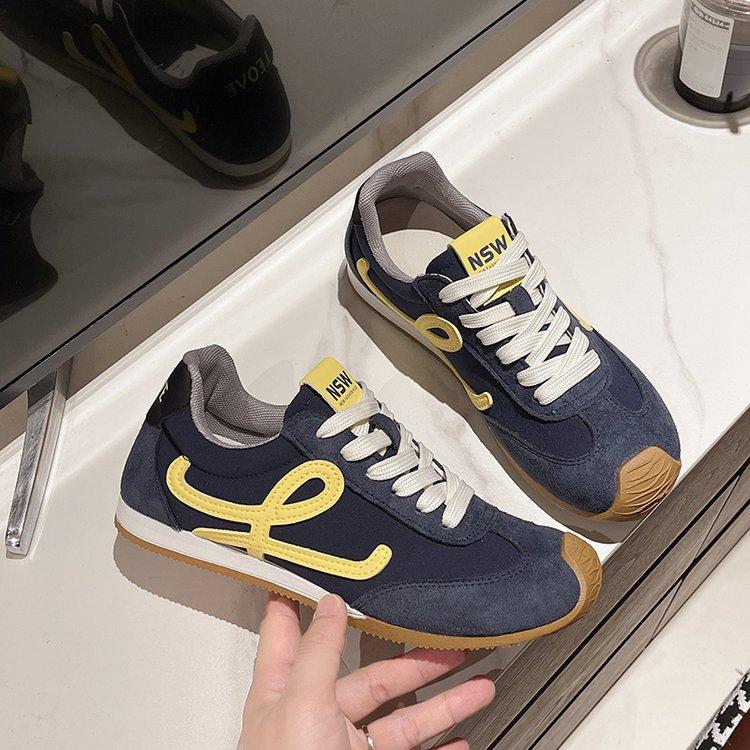 2.5 inner height increase German training shoes for women in the autumn of 2025, the explosion will increase the height of retro versatile casual 