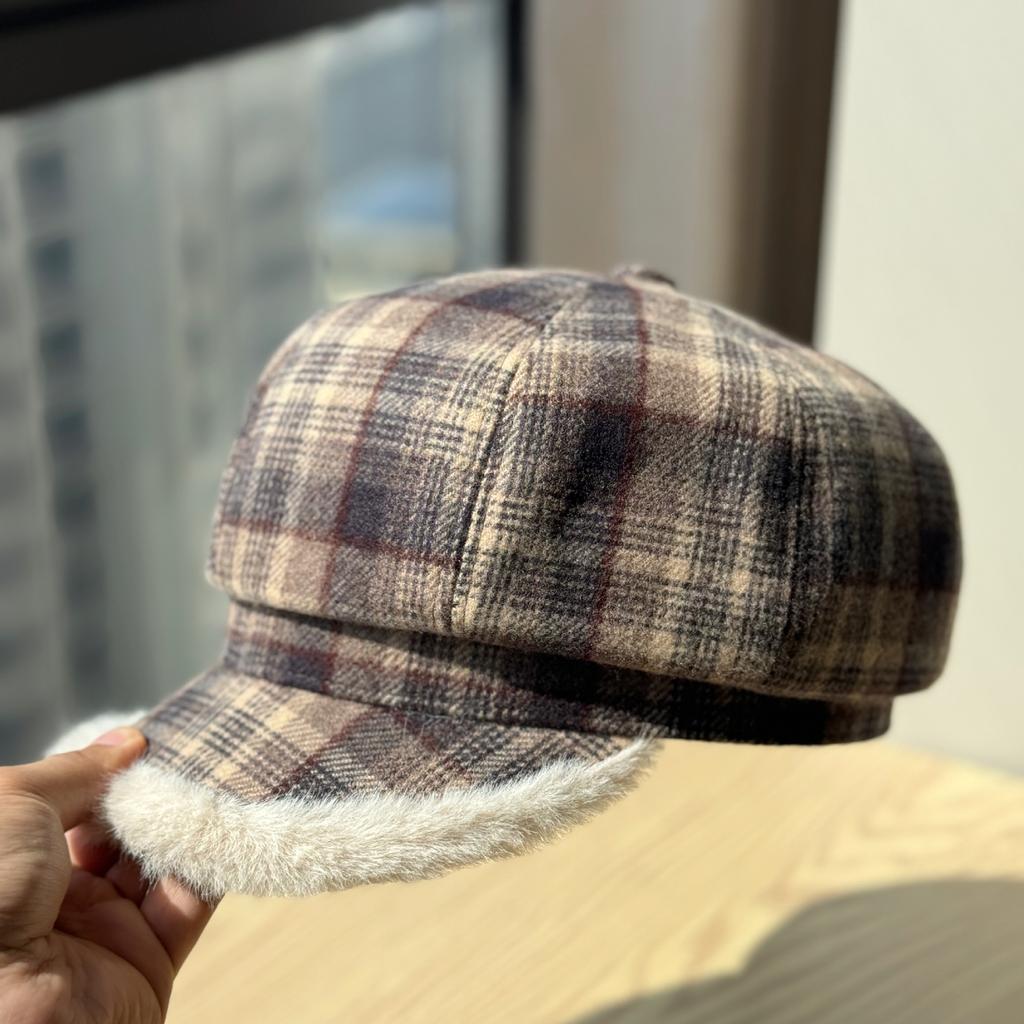 New Autumn and Winter Retro Plaid Plush Warm Octagonal Hat for Women Versatile Face Showing Beret Duck Bill Painter's Hat