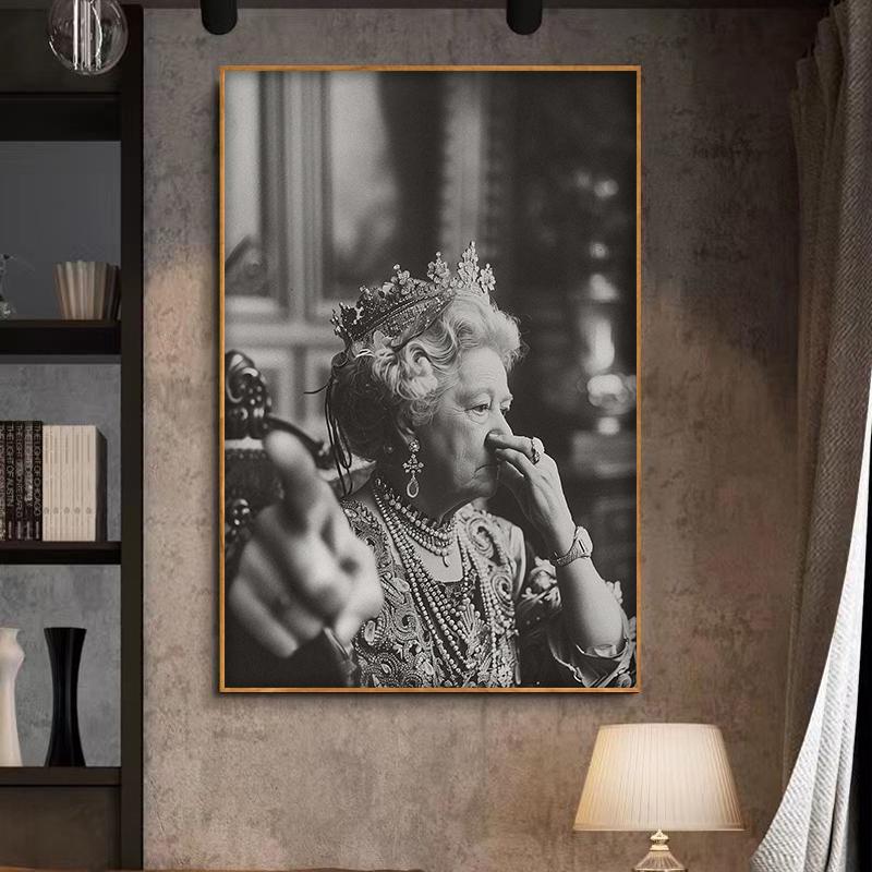 Vintage Queen Portrait Art Posters Prints Toilet Humor Amusing Retro Canvas Painting Wall Pictures for Funny Bar Bathroom Decor