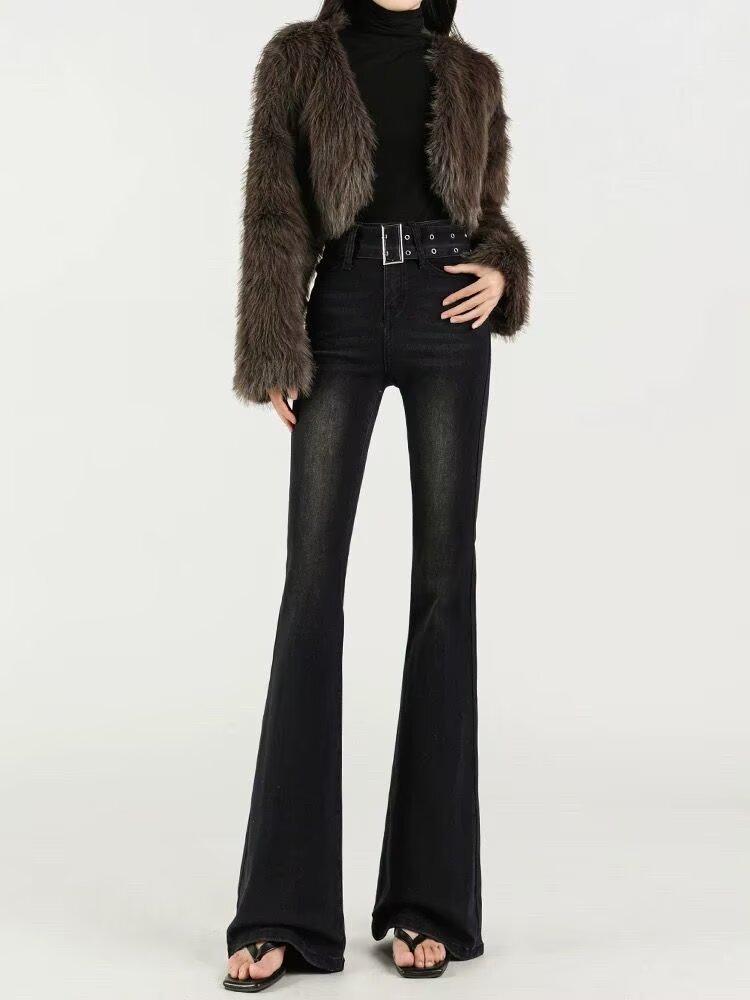 

Женские черные джинсы клеш с высокой посадкой: Стильный пояс, нишевый облегающий крой, дизайн в пол для горячей девушки. M темно-серого