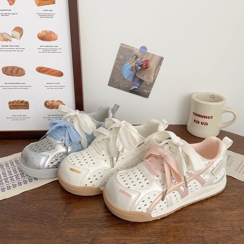 Stylish and simple hollow hole hole breathable casual versatile board shoes 2025 summer new niche ins tide white shoes