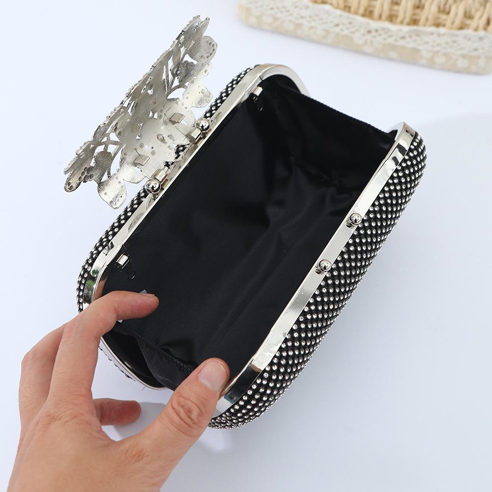 Women's Versatile Large-Capacity Handbag with Inlaid Diamond Leaf Chain