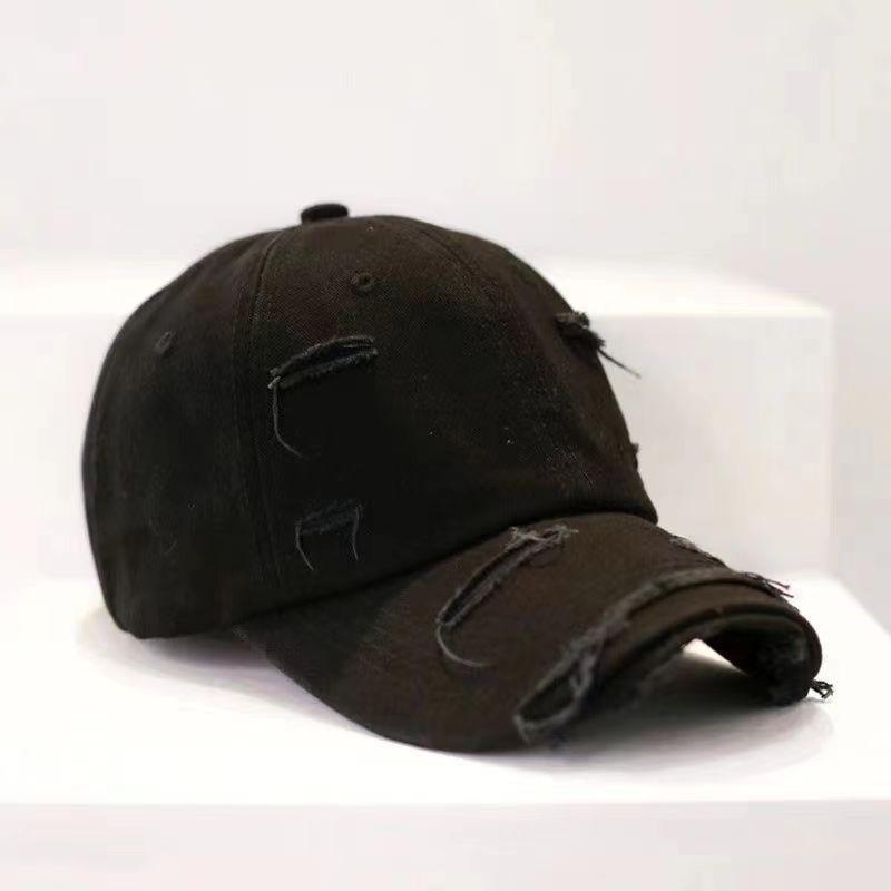Vintage-Style Casual Baseball Cap with Distressed Details, Soft Top, Curved Brim, and Face-Revealing Duckbill Design