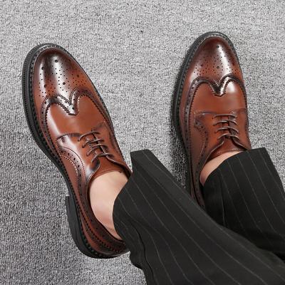 2025 Herbst Herrenschuhe Leder Britisch Kleid Business Spitzleder Schuhe Herren Brock Geschnitzte Freizeitschuhe Herren