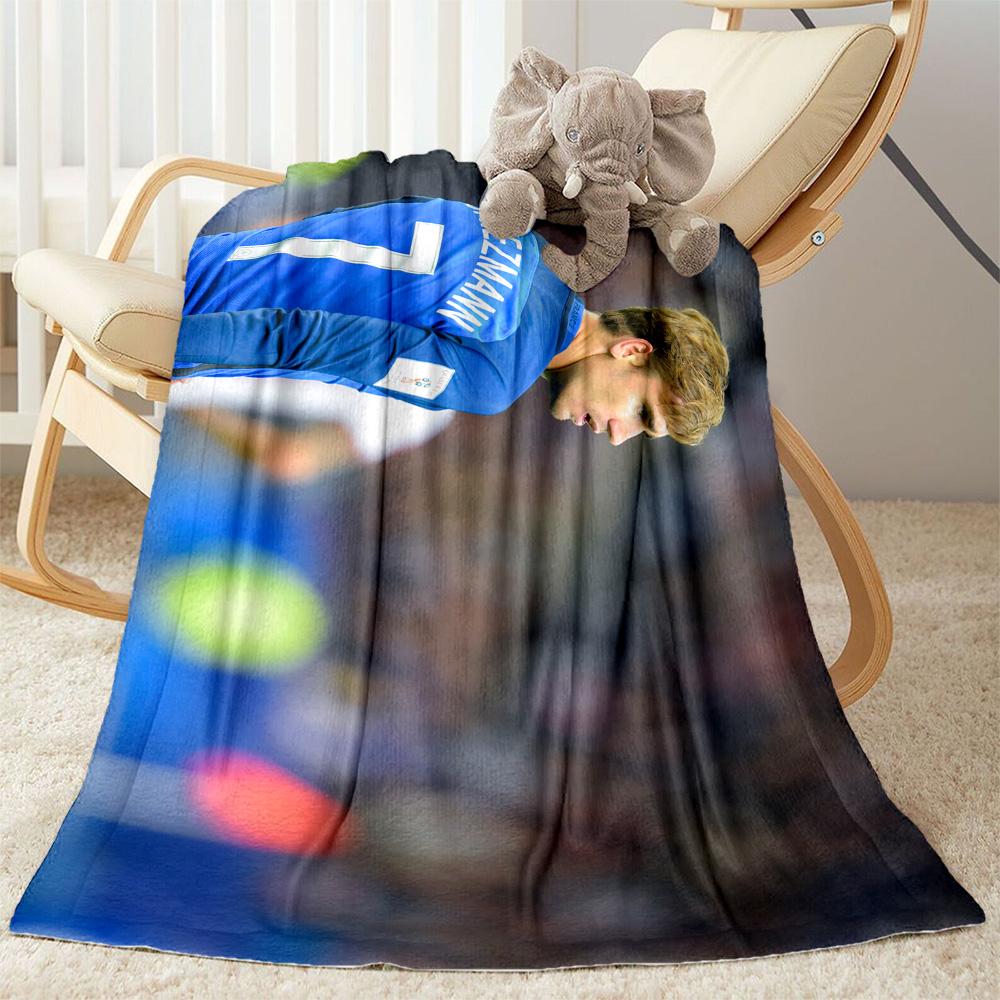 Griezmann's Jersey Blanket Ultra-Soft Suitable for Couch Sofa Chair All-Season Use Digital Print Suitable for Gifting Relatives and Friends