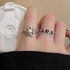 Black Drip Glaze Small Flower Åpningsring Kvinne Søt Retro Temperament Pekefingerring Allsidig nisjering med høy sans