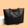 Retro Shoulder Bag, New Women's Large-capacity Handbag, Fashionable and Simple Tote Bag.