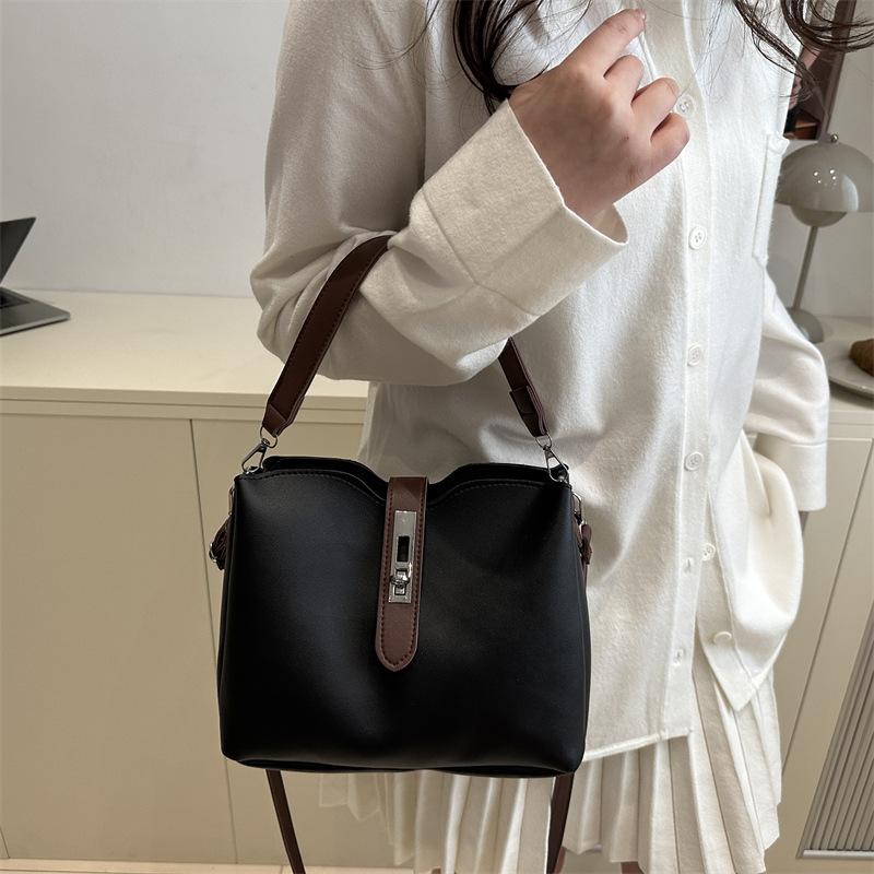 Bucket Bag Fashion Messenger Women's Bag Spring and Summer New Handbag Large Capacity Retro Fashionable Shoulder Bag