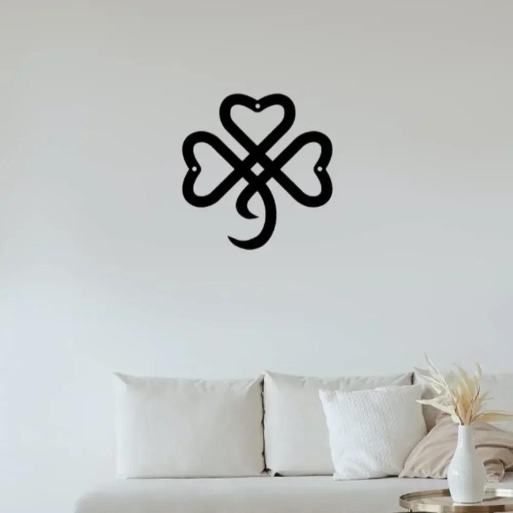 Stunning 1PC Irish Shamrock Wall Decor! Perfect for St. Patrick's Day. Metal Clover Wall Decor brings good luck. Ideal for home.